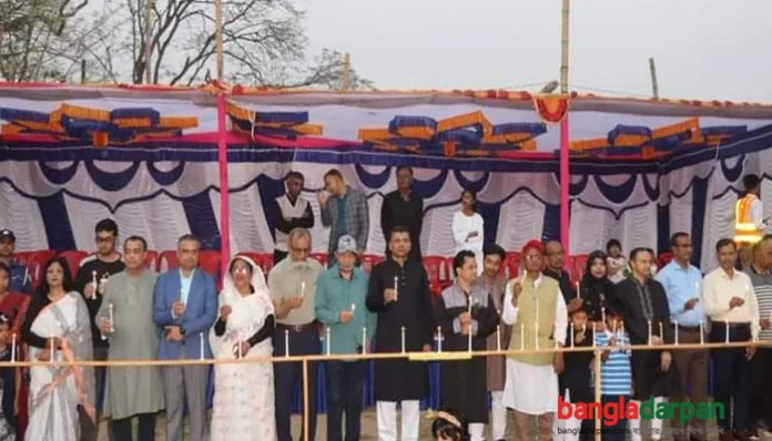 নড়াইলে ভাষা শহিদদের স্মরণে লাখো প্রদীপ প্রজ্বলনে পুলিশ সুপার মেহেদী হাসান