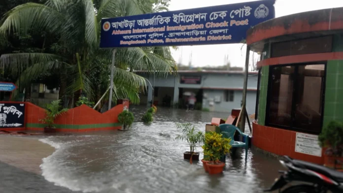 তলিয়ে গেছে আখাউড়া স্থলবন্দর, ভেঙে গেছে সেতু